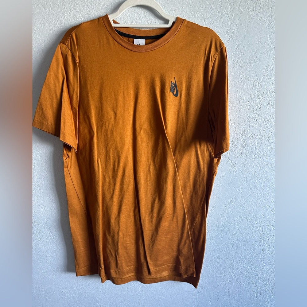 Nike Men’s Large Gold/Brown Shirt